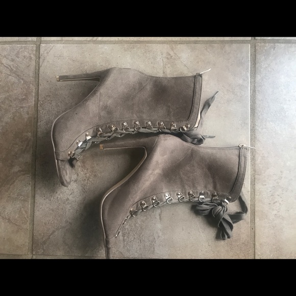High Ankle Gray Taupe Heels - Picture 1 of 4